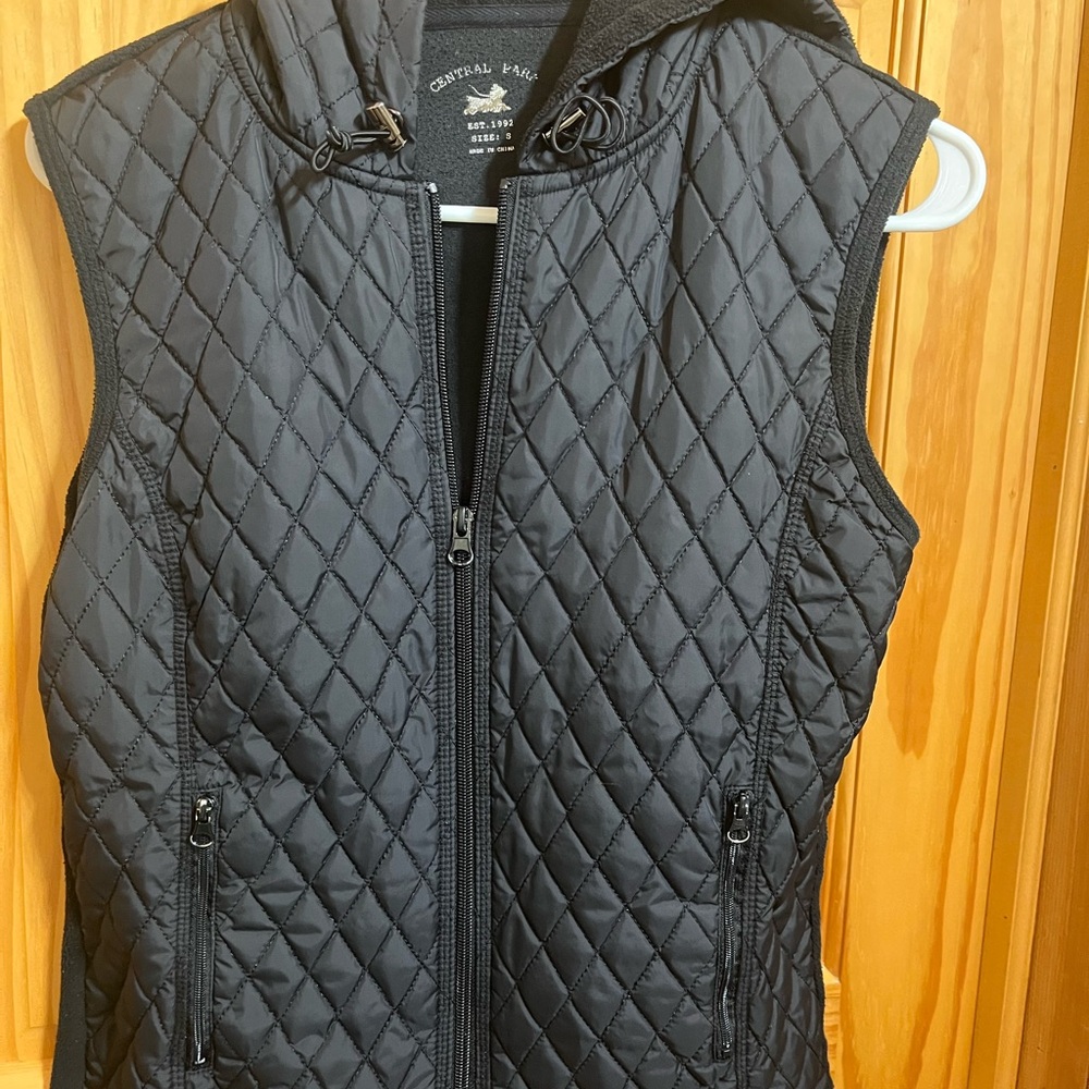 Central Park Quilted Black Hooded Vest for Women